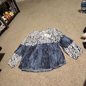 Desert oasis blue and white patterned polished top never worn